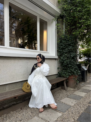 Kleid mit Knöpfen - Ecru